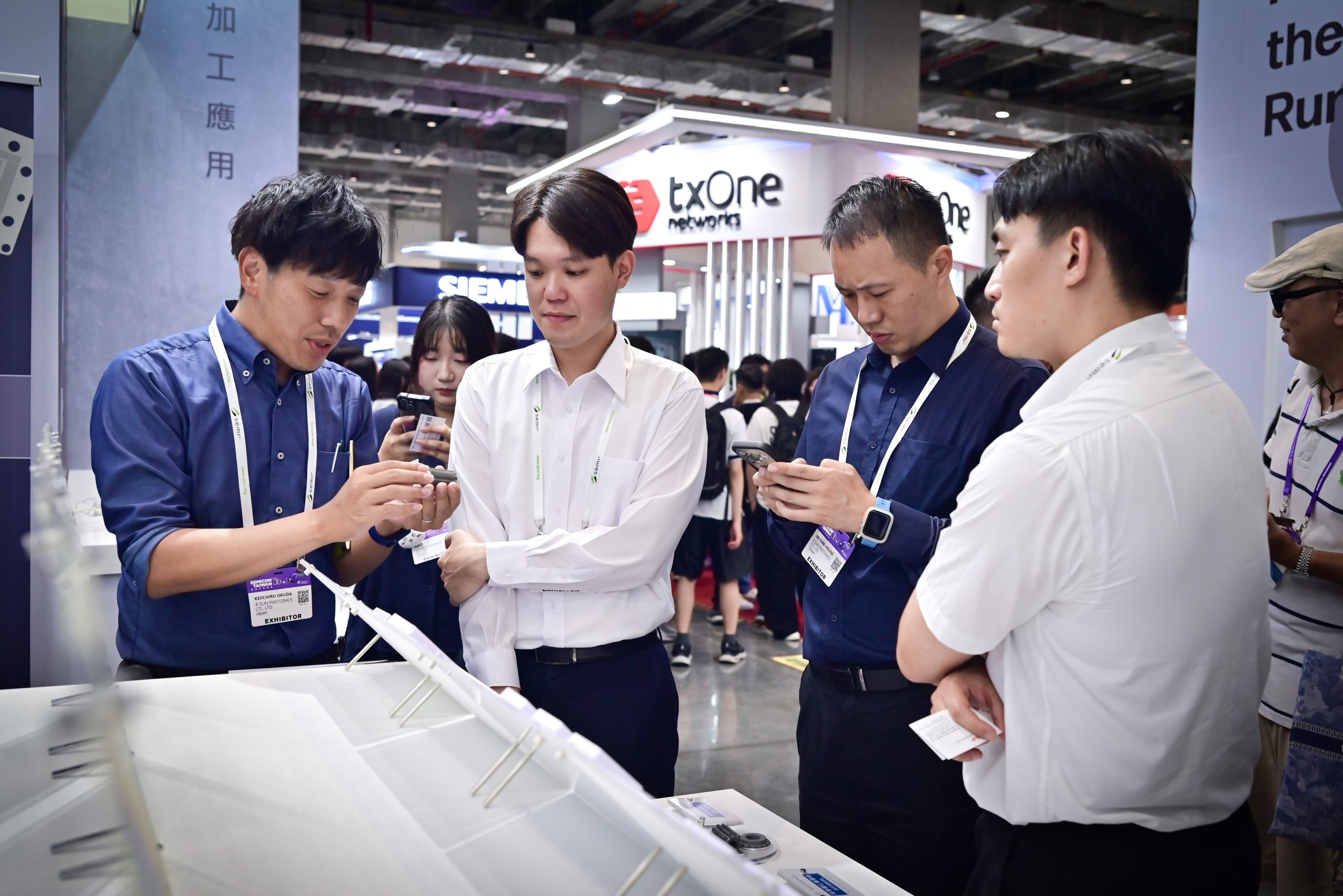 2025半導體展-AXISMATERIA現場詢問人潮不斷